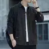 Coleção Outono/Inverno 2026: Camisa de veludo cotelê de manga comprida, peso pesado e espessa, para homens, com design casual estilo Hong Kong, adequada para homens jovens e de meia-idade, e pode ser usada como peça de sobreposição.