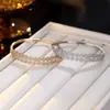 Pulsera de Gipsófila y Circonita de Lujo Ligero para Mujer Moda Estilo Europeo y Americano Sensación de Alta Gama Pulsera Abierta Elegante Versátil Joyería de Oriente Medio