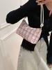 Bolso de axila portátil para mujer 2024 Nuevo diseño nicho ins moderno versátil bolso de hombro bandolera para niña bolsas
