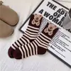 Meias até a panturrilha com fio de pena tridimensional, estilo outono e inverno feminino, modernas e fofas, meias de urso versáteis famosas na internet, venda direta da fábrica