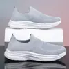 Sapatos Casuais Slip-On Masculinos para Exportação, Malha Respirável Leve com Solado Macio para Caminhada, Sapatos de Dirigir para o Pai