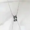 Elegante Collar de Acero Titanio con Letra H para Mujer, Lujo Ligero Nuevo Modelo 2026, Cadena para Clavícula, Cadena para el Cuello de Nicho, Accesorio de Moda de Gama Alta