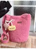 Otoño e Invierno Nuevo Retro Felpa Versátil Bolso de Hombro Gran Capacidad Bolso Cubo Nicho Casual Bolso Cruzado