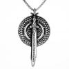 Venta al por mayor de joyas europeas y americanas, colgante de acero de titanio, collar de acero inoxidable para hombre, espada de escudo vikingo vintage