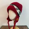 Chapéu de Tricô Jacquard Diamante Estilo Fair Isle Chapéu de Trança com Borla Retro de Nicho Proteção de Orelha Quente Outono e Inverno Chapéu de Voo