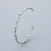 Europeu e Americano Ins Estilo Frio Textura Aço Titânio Senso Avançado Bracelete Aberto em C Distintivo Bracelete Torcido Aço Inoxidável