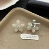 Aretes de Flor de Circonia de Colores Estilo Coreano con un Toque de Lujo, Frescos y Elegantes, Aretes de Diseño Versátil y Único para Mujeres