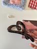 Elegante Matte Black Love Grab Clip Feminino High-end Sense Back Head Hairpin 2024 Novo High-end Shark Clip Headwear