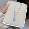 Elegante Collar de Cubos de Azúcar, Colgante de Lujo Ligero Nicho de Gama Alta, Accesorio Versátil Simple Moderno de Acero de Titanio para Cadena de Clavícula Femenina