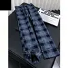 Calça masculina xadrez azul estilo americano de perna larga, nova calça casual vintage para outono e inverno com toque relaxado, calça reta solta e versátil