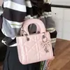 Bolsa pequena super popular para mulheres, novo modelo de verão 2026, bolsa de ombro de alta qualidade com padrão de diamante, bolsa transversal para o dia a dia
