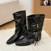Bico Fino Cano Médio Plus Size Tendência Novo 2026 Aumento de Altura Fashionável Viagem Fivela Abertura da Perna Botas Ankle Boots Zíper