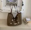 Bolso grande de gran capacidad y ligero para mujer, nuevo modelo de verano 2026, bolso de mano casual de moda para la escuela y el trabajo, bolso de hombro grande