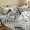Juego de Ropa de Cama de Cuatro Piezas para Primavera/Verano 2026: Funda de Edredón con Borde de Concha de Hilo de Bouclé Clase A, Sábana Plana y Sábana Ajustable