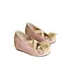 Zapatos planos de camelia francesa de gamuza para mujer, tamaño pequeño, con plataforma para aumentar la altura, colección de otoño 2026, versátiles y adecuados para el trabajo, estilo Mary Jane