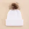 Chapéu redondo de tricô circular waffle de ponto duplo com bordas dobradas, cor sólida, moderno, versátil e quente, com pompom de pelo sintético de vison, para outono e inverno