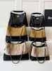 Bolso de Cadena Acolchado Estilo Tweed Gran Capacidad Hombro Único Bolso de Axila para Mujer Nuevo Otoño e Invierno 2025 Bolso Cruzado Mate
