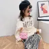 Bolsa Infantil Estilo Coreano Bolso de Mano Pequeño Estilo Chanel para Niña Bolso Cruzado de Cadena Elegante para Niña Bolso de Gelatina de Moda