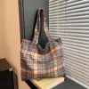 Versión Coreana Dulce Moda Simple Bolso de Axila para Mujer 2024 Invierno Nuevo Personalidad Estilo Perezoso Bolso de Hombro Único