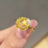 Nuevo Anillo de Luna Dorado Hueco Estilo Chino Personalidad de Nicho Super Hada Alta Apariencia Temperamento Moda Versátil Anillo Simple