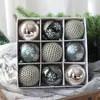 Bolas de Natal Bolas Plásticas Acessórios de Decoração para Árvore de Natal Caixas com Grade de Nove Quadrados 6 Bolas Pintadas Conjunto de Bolas de Formato Especial