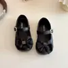 Zapatos de Princesa para Niñas 2025 Nuevo Primavera Lazo Zapatos de Cuero para Bebés Niñas Suela Suave Estilo Pequeño Fragante Moda Zapatos Individuales
