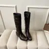 Botas Longas Retrô de Couro Macio Femininas Estilo Britânico Emagrecedoras Salto Bloco Botas de Cavaleiro Design de Nicho Pequeno Polido Botas Altas para Mulheres