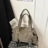 Bolsa de Mão Tote Versátil Design Retrô Inverno 2025 Nova Casual para Mulheres Bolsa de Ombro Transversal para Uso Diário