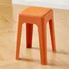 Taburete de plástico para uso doméstico, engrosado y resistente, apilable, taburete cuadrado con cojín suave, moderno y simple, banco antideslizante para mesa de comedor, taburete alto