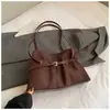 Bolso de Mano para Commuter 2025 Invierno Nuevo Moda Coreana Debajo del Brazo Gran Capacidad Hebilla de Cinturón Personalizada Bolso Tote para Mujer