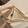 Falda de cama de felpa de leche clase A Color sólido Cubierta de cama Pieza única Artículo único Juego de ropa de cama de felpa de coral Juego de tres piezas Dormitorio Engrosado Cálido Invierno