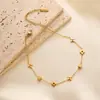 Collar de Acero Titanio Cuadrado Flor de Lujo Ligero de Gama Alta Tendencia de Moda Femenina Diseño Cadena para Clavícula Trébol de Cuatro Hojas Juego Venta al por Mayor