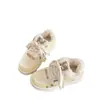 Zapatillas blancas de alta gama, forradas de felpa, con suela gruesa para mujer, nueva colección de invierno 2026, forradas de felpa, zapatos cálidos de algodón, zapatillas casuales, mocasines de nicho
