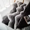 Alfombra de Onda Nórdica Alfombrilla de Mesita de Noche, Alfombrilla de Terciopelo para Mesita de Noche, Alfombrilla Antideslizante Absorbente de Agua de Forma Irregular para Mesa de Café Sala de Estar Dormitorio Felpudo Alfombra de Piso