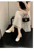 Populares zapatos de mujer de cuero suave con tacón grueso elegante, nuevos zapatos Mary Jane franceses de otoño 2026, zapatos de cuero rojos para mujer