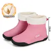 Botas de chuva de moda de cano curto para mulheres para uso transfronteiriço, impermeáveis para adultos, antiderrapantes, leves, com sola macia, resistentes ao desgaste, sapatos de borracha, sapatos de trabalho para cozinha