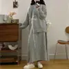 Traje de Suéter de Punto con Diseño de Lazo y Cuello Redondo Estilo Coreano Otoño Holgado y Versátil Conjunto de Dos Piezas con Falda de Punto que Cubre la Carne