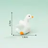 Paisagem em miniatura transfronteiriça apresentando uma adorável família de figuras de patos, perfeita para jardinagem, paisagismo, decorações DIY e como ornamentos em miniatura