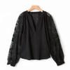 I*O Primavera Verano Nuevo Francés Lujo Accesible Mujer Cuello en V Negro Patrón Oscuro Empalme de Encaje Camisa Elegante Floral Oscuro Estilo Ropa de Trabajo
