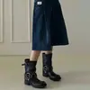 Botas Curtas de Salto Grosso Estilo 2024 para Mulheres, Botas Estilo Britânico Martin com Fivela Única, Botas de Cowboy Retrô, Tendência