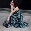 Vestido de tirantes estampado azul para mujer, sensación de lujo ligero y alta gama, estilo de verano, estilo francés, entallado en la cintura, floral, vestido largo de vacaciones