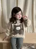 Ropa Infantil 2025 Otoño e Invierno Nueva Ropa de Invierno para Bebé Traje Sudadera de Terciopelo con Oso para Niñas Fabricante Venta al por Mayor Personalización