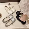 Tallas 36-43 Tallas Grandes Zapatos de Mujer, Nuevos Zapatos Planos Bordados Estilo Chino 2026, Adecuados para Faldas, Zapatos de Tacón Bajo con Perlas