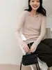 Suéter de tricô de lã com decote V suave estilo francês para mulheres, camisa base elástica slim fit para outono e inverno, macio e confortável para o trajeto