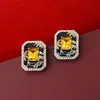 Set de Aretes Cuadrados Vintage y Anillo de Qingdao, Aretes de Moda Sencillos y Elegantes para el Trabajo, Joyería de Nicho de Lujo Ligero para Mujeres