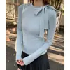 Foto Real # Camiseta de Manga Longa Azul com Barra Flare para Mulheres, Camada Base para Outono e Inverno com Decote Estiloso, Modelagem Justa e Valoriza o Corpo.