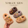 Pantuflas de Algodón para Niños Kapibara de Invierno con Cubre-Talón, Cálidas y Forradas de Felpa, Pantuflas de Casa de Suela Gruesa para Niños y Niñas