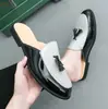 Sandalias de moda sin talón para hombre, puntera fina, de piel, nuevo estilo de verano, estilo británico, sandalias tipo mule cerradas, talla 46