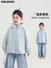 Procesamiento Personalizado Otoño Nuevo con Capucha Juguetona Niña Pequeña Cuello Alto Cortavientos Chaqueta Dulce Estilo Ropa Exterior para Niñas