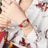 Novo Relógio Feminino de Quartzo 2024 Estilo Retrô Relógio com Pulseira em Formato de Barril Relógio Casual para Estudante
